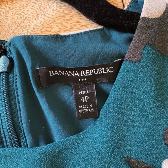 SOLD - Banana Republic Floral Teal Dress - Picture 11 of 14